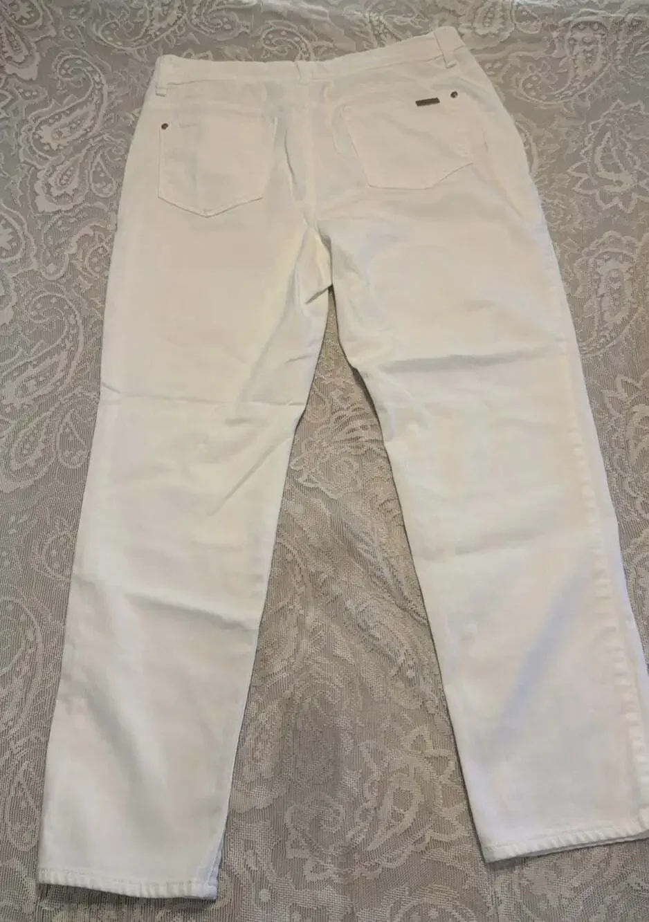 Chico's the NO-Stain SO Slimming Girlfriend Ankle-White Cottagecore 31/24
